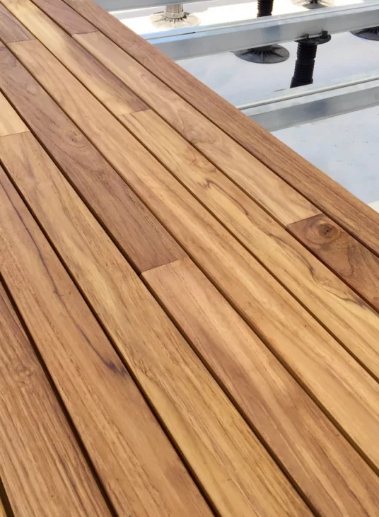  عکس زیبا از قیمت چوب نمای ساختمان ایروکو